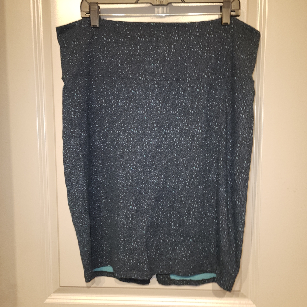 Elegant Navy Blue Pencil Skirt - Picture 2 of 3